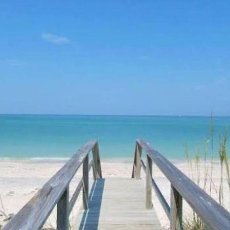 Charming Studio Unit Across From Lido Key Beach 사라소타 외부 사진