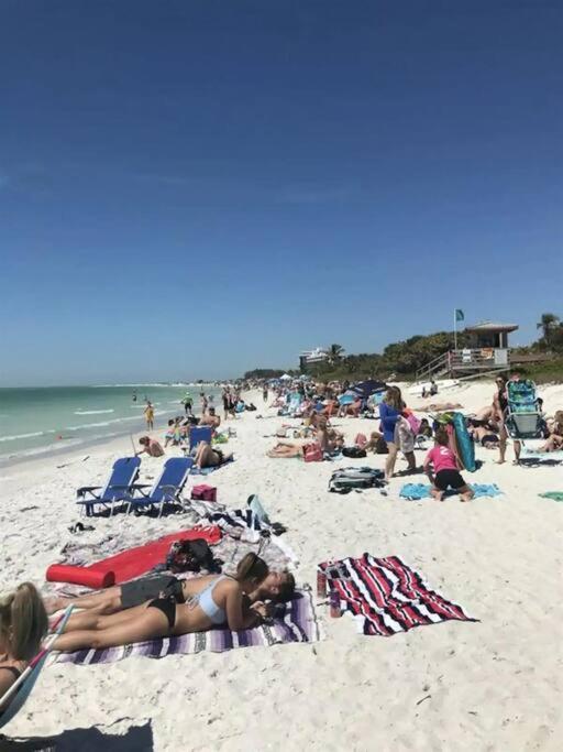 Charming Studio Unit Across From Lido Key Beach 사라소타 외부 사진